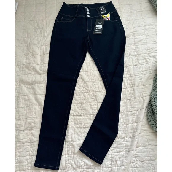 moda express dark wash jeans - Picture 2 of 6